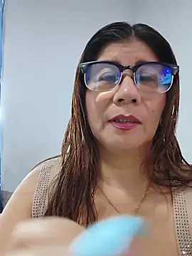 Snapshot of fire_mommy chatting on 12, 6, 2026 fire mommy online show from 12, 6, 2026
