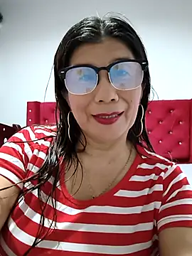 Snapshot of fire_mommy chatting on 24, 6, 2026 fire mommy online show from 24, 6, 2026