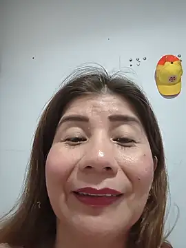 Snapshot of fire_mommy chatting on 4, 7, 2026 fire mommy online show from 4, 7, 2026