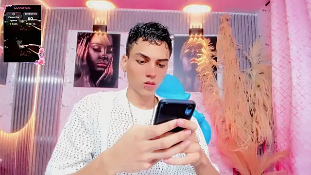 Snapshot of latino_boyy_ chatting on 7, 6, 2026 latino boyy online show from 7, 6, 2026