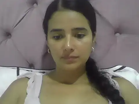Snapshot of micaelamoreno18 chatting on 31, 5, 2026 micaelamoreno18 online show from 31, 5, 2026