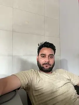 VBRAWN01 online show from 19, 6, 2026