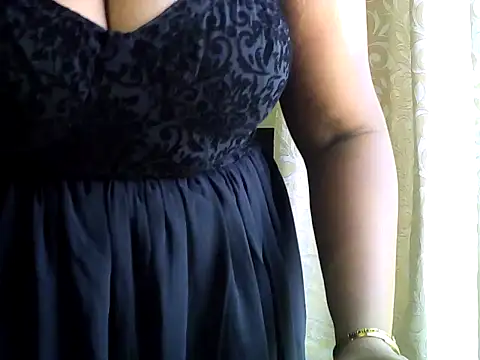 Snapshot of kiaraa_strip chatting on 22, 6, 2026 kiaraa strip online show from 22, 6, 2026