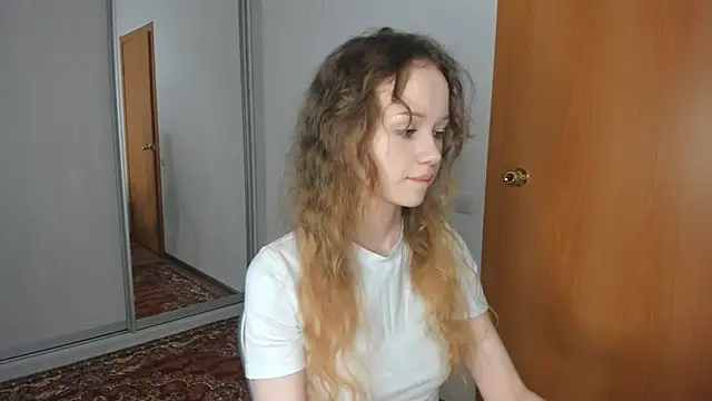 Snapshot of babymolly2 chatting on 11, 7, 2026 babymolly2 online show from 11, 7, 2026