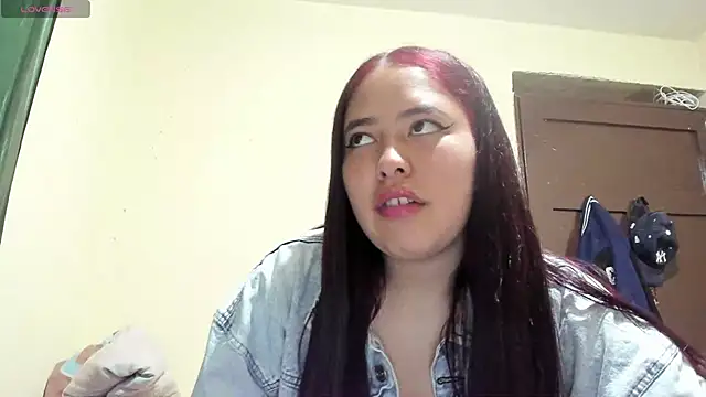 Snapshot of Lau_xury chatting on 6, 6, 2026 Lau xury online show from 6, 6, 2026