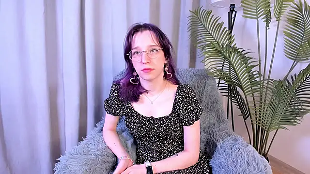 Snapshot of SierraDeliso chatting on 2, 6, 2026 SierraDeliso online show from 2, 6, 2026