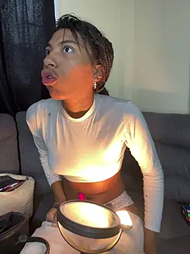 Snapshot of Zafiro_fire chatting on 4, 6, 2026 Zafiro fire online show from 4, 6, 2026
