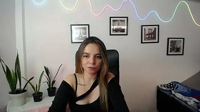 Snapshot of cloedesantis03 chatting on 9, 6, 2026 cloedesantis03 online show from 9, 6, 2026