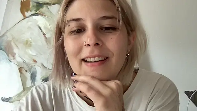 Snapshot of Ella_Bloom chatting on 4, 7, 2026 Ella Bloom online show from 4, 7, 2026