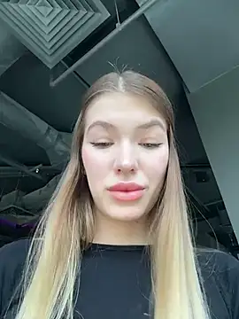 Snapshot of Dreamy_Mia chatting on 5, 6, 2026 Dreamy Mia online show from 5, 6, 2026