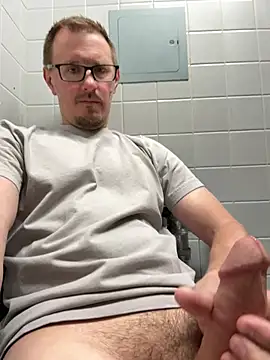 Snapshot of Hardpaul85 chatting on 5, 6, 2026 Hardpaul85 online show from 5, 6, 2026