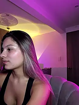 Snapshot of emilyvex chatting on 17, 7, 2026 emilyvex online show from 17, 7, 2026