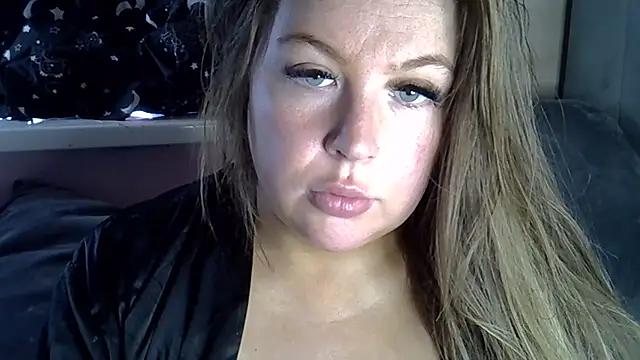 Snapshot of KikiBlackxx chatting on 30, 5, 2026 KikiBlackxx online show from 30, 5, 2026