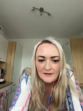 Snapshot of Alex-Blond chatting on 17, 6, 2026 Alex-Blond online show from 17, 6, 2026