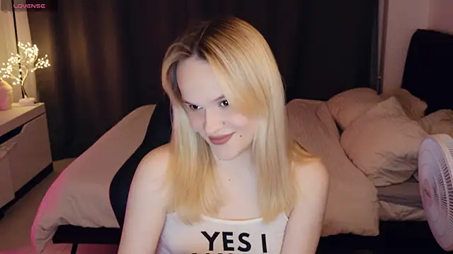Snapshot of thehousemaidd chatting on 4, 6, 2026 thehousemaidd online show from 4, 6, 2026