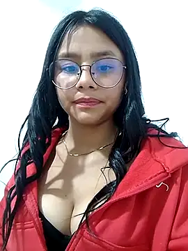 Snapshot of Sofielovee-01 chatting on 17, 7, 2026 Sofielovee-01 online show from 17, 7, 2026