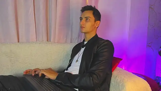 andrewevans46 online show from 20, 6, 2026