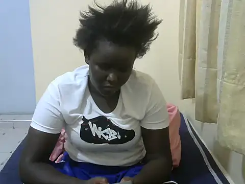 Snapshot of beauty_girl2 chatting on 10, 6, 2026 beauty girl2 online show from 10, 6, 2026
