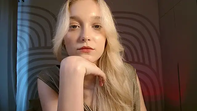 Snapshot of QueenSerenaa chatting on 16, 6, 2026 QueenSerenaa online show from 16, 6, 2026
