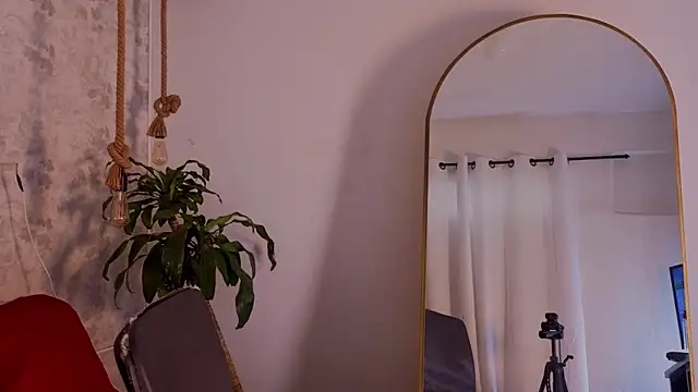 chloe bronze online show from 26, 6, 2026