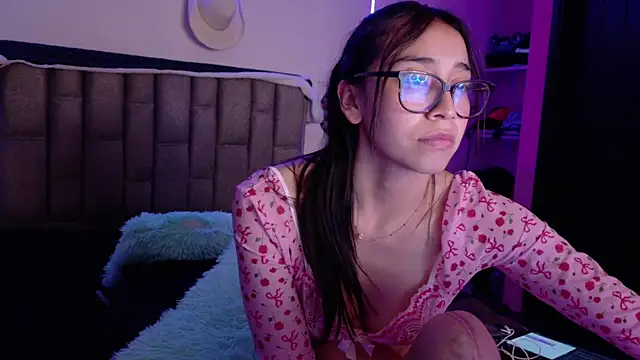 Snapshot of BurbujaXoxo chatting on 8, 6, 2026 BurbujaXoxo online show from 8, 6, 2026