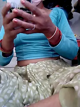 Snapshot of Aarti9080 chatting on 18, 6, 2026 Aarti9080 online show from 18, 6, 2026