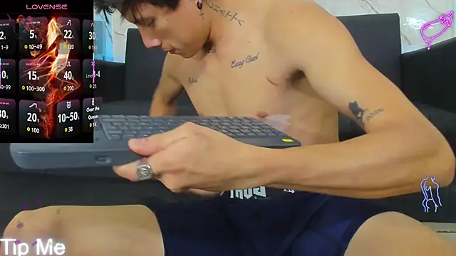 Snapshot of Maxx_hot26 chatting on 4, 7, 2026 Maxx hot26 online show from 4, 7, 2026