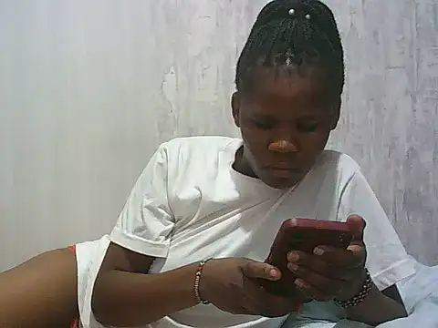 Snapshot of browncurvee chatting on 6, 8, 2026 browncurvee online show from 6, 8, 2026