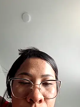 Snapshot of AhslyDuque chatting on 10, 6, 2026 AhslyDuque online show from 10, 6, 2026