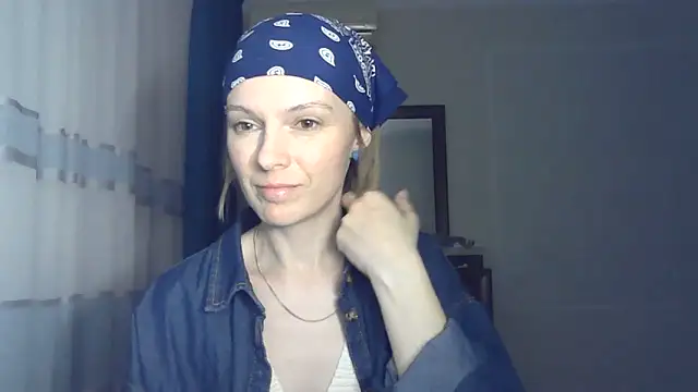 AdelleLovee  online show from 7, 6, 2026