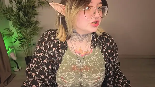 Snapshot of Eva_Witcher chatting on 9, 6, 2026 Eva Witcher online show from 9, 6, 2026