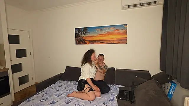Desire Couple  online show from 5, 6, 2026