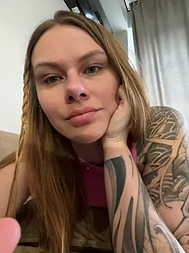 Snapshot of MonoGirl chatting on 4, 6, 2026 MonoGirl online show from 4, 6, 2026
