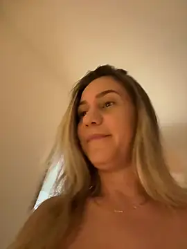 Snapshot of Betinhaalves chatting on 8, 7, 2026 Betinhaalves online show from 8, 7, 2026
