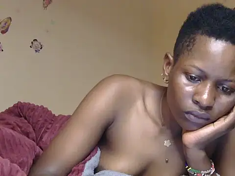 Snapshot of lunah_sexxy chatting on 9, 6, 2026 lunah sexxy online show from 9, 6, 2026