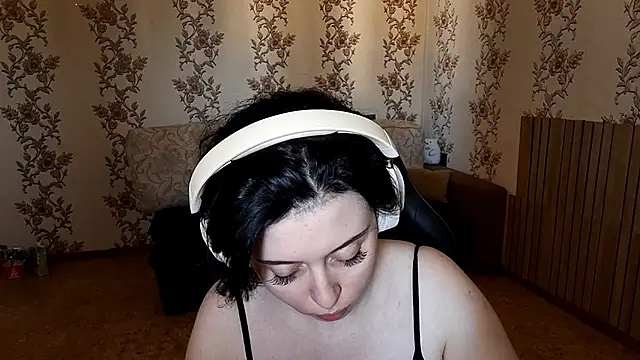 YunaLush online show from 10, 6, 2026