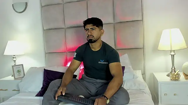Snapshot of Teaserhoussejj_ chatting on 4, 6, 2026 Teaserhoussejj online show from 4, 6, 2026