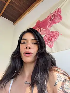 Snapshot of SiennaLuvs chatting on 6, 7, 2026 SiennaLuvs online show from 6, 7, 2026
