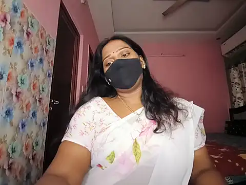 Snapshot of Meenakshy chatting on 17, 6, 2026 Meenakshy online show from 17, 6, 2026