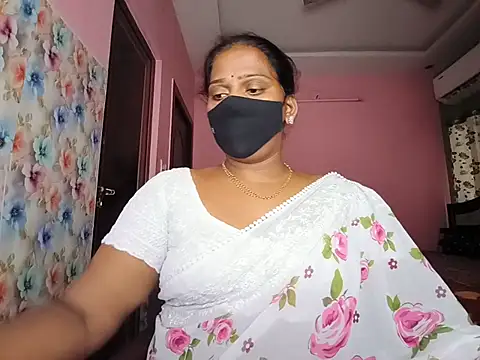Snapshot of Meenakshy chatting on 26, 6, 2026 Meenakshy online show from 26, 6, 2026