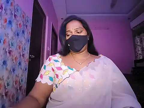 Snapshot of Meenakshy chatting on 7, 7, 2026 Meenakshy online show from 7, 7, 2026