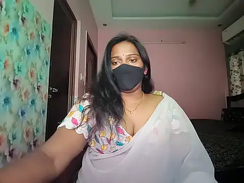 Snapshot of Meenakshy chatting on 7, 7, 2026 Meenakshy online show from 7, 7, 2026