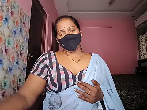 Snapshot of Meenakshy chatting on 17, 7, 2026 Meenakshy online show from 17, 7, 2026