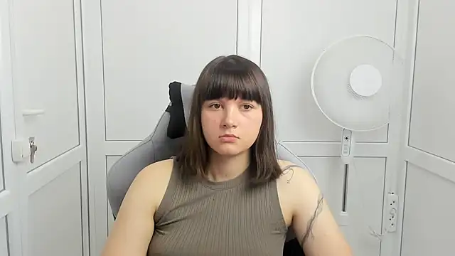 Snapshot of Vanilla_Vixen chatting on 5, 6, 2026 Vanilla Vixen online show from 5, 6, 2026