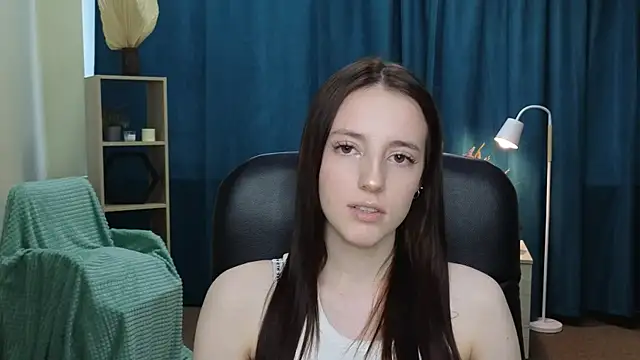 Snapshot of VidaInklebarger chatting on 4, 6, 2026 VidaInklebarger online show from 4, 6, 2026