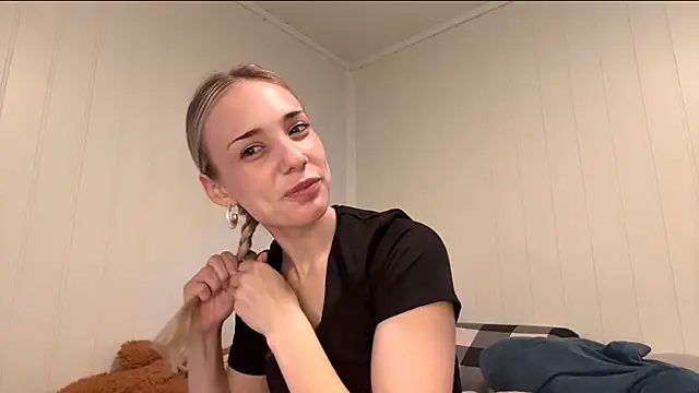 Snapshot of OlyMayer chatting on 18, 6, 2026 OlyMayer online show from 18, 6, 2026