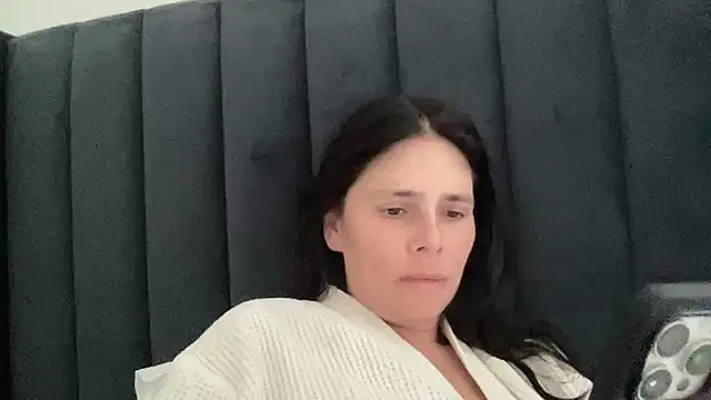 Snapshot of JadeLucy chatting on 2, 7, 2026 JadeLucy online show from 2, 7, 2026