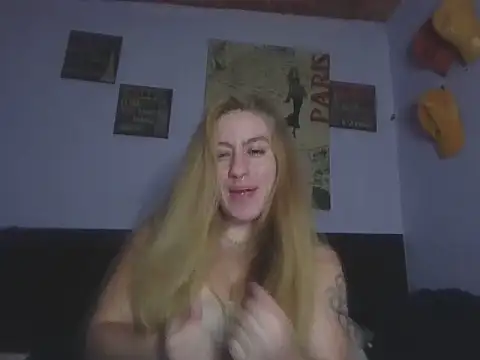 Snapshot of DollPhanie chatting on 19, 6, 2026 DollPhanie online show from 19, 6, 2026