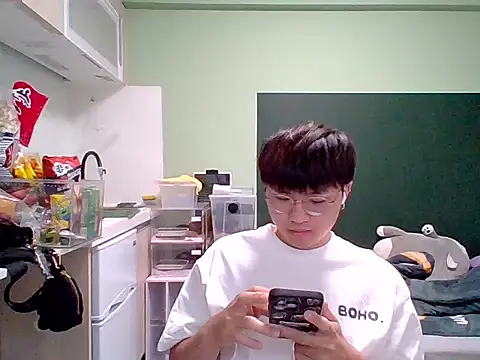 Snapshot of Yang_571 chatting on 8, 6, 2026 Yang 571 online show from 8, 6, 2026
