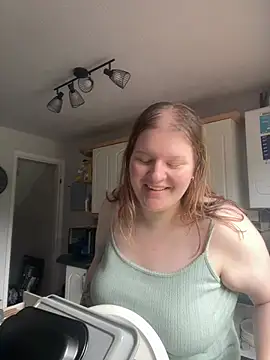 Curvy Vanilla online show from 5, 6, 2026